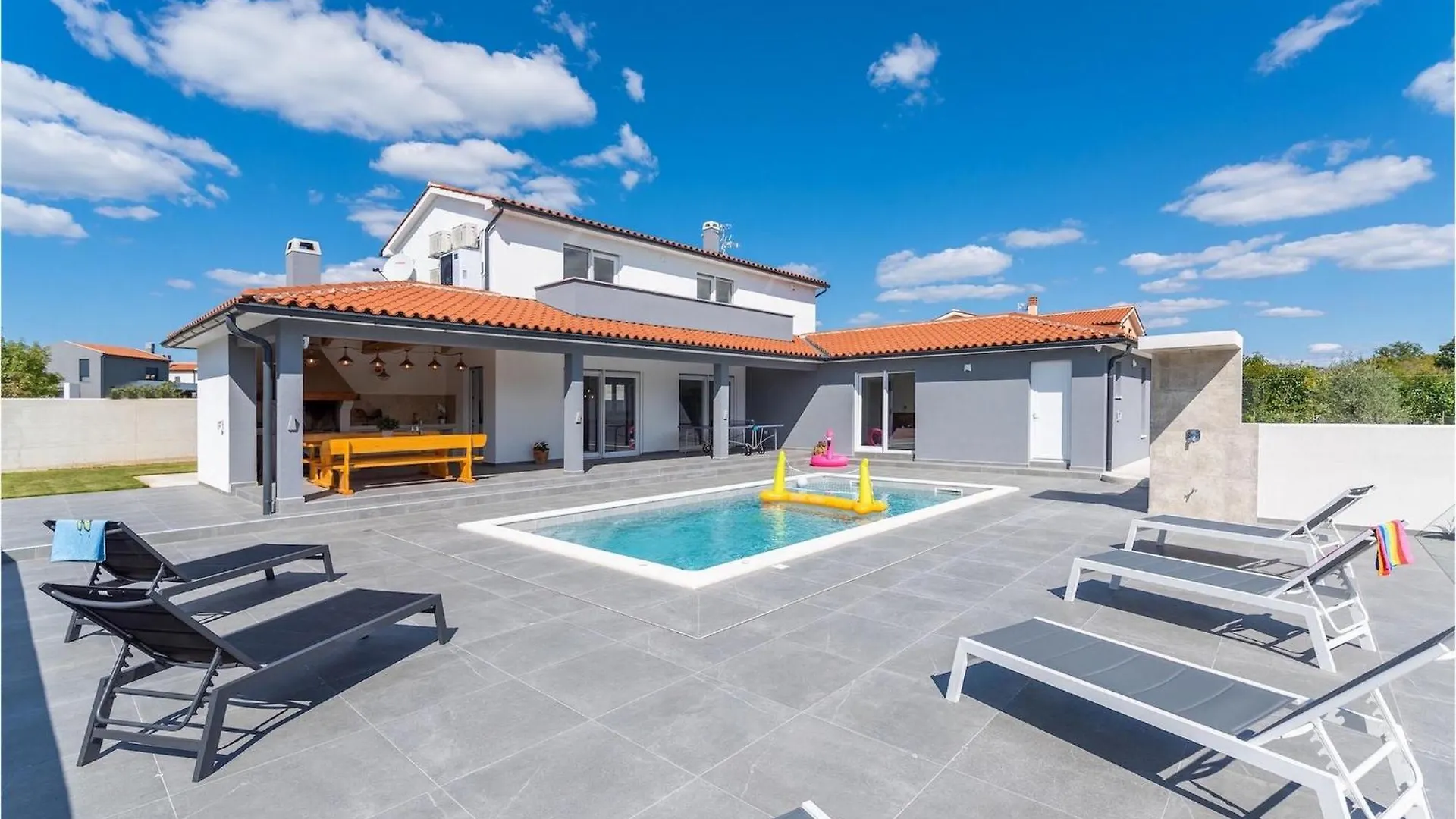 Villa Casa Mara Pula 0*,  Croatia